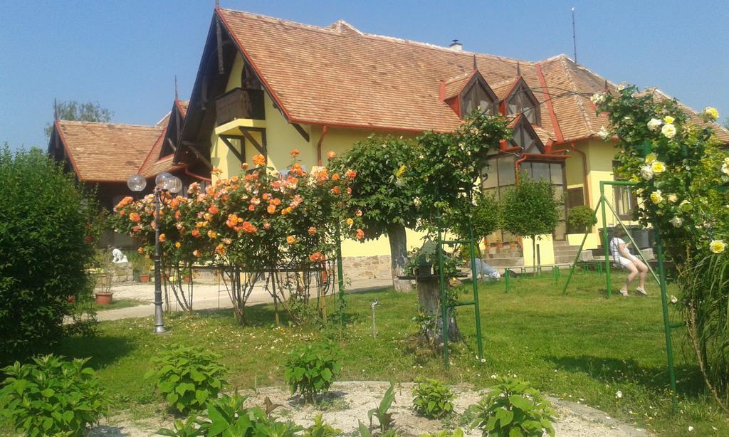 Vakacio Ueduelo Aparthotel Revfulop Luaran gambar